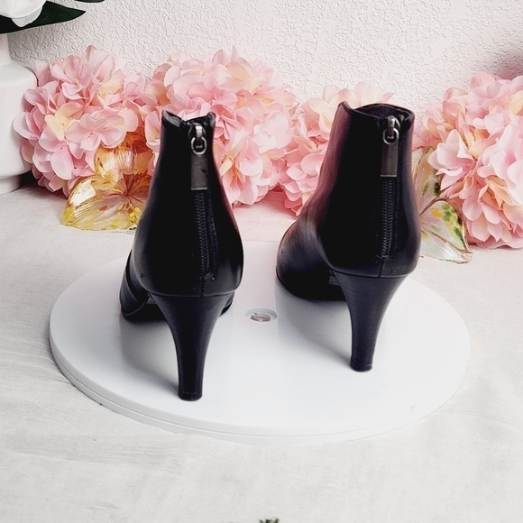 SEYCHELLES Black Leather Ankle Small Heel Boots Size 7M - Picture 5 of 11